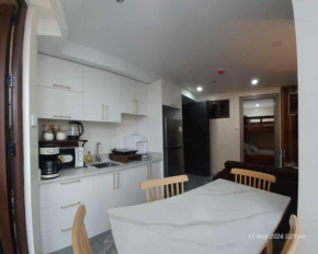 Modern 1Bedroom Condo,with heated Roofdeck pool by Mist and Pine